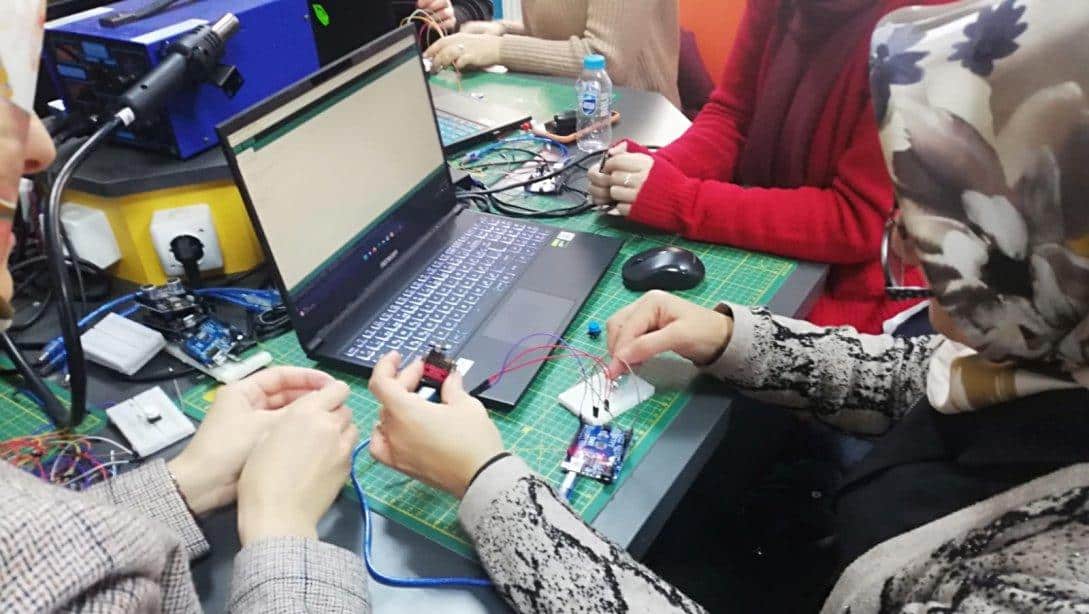 Metin Tabanlı Arduino ile Robotik Kodlama Eğitimlerimiz Başladı